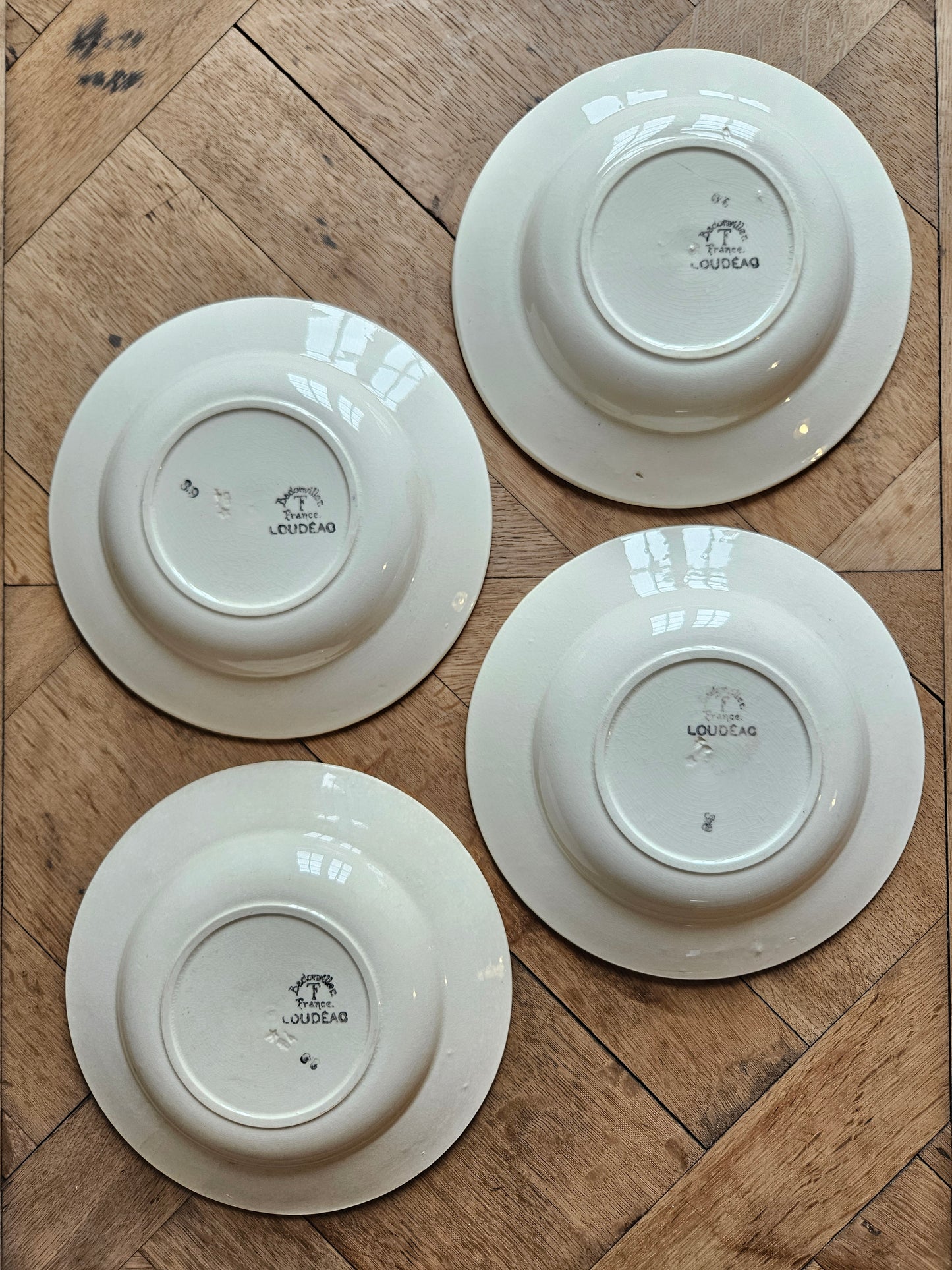 Revers des assiettes creuses anciennes Badonviller, Loudéac