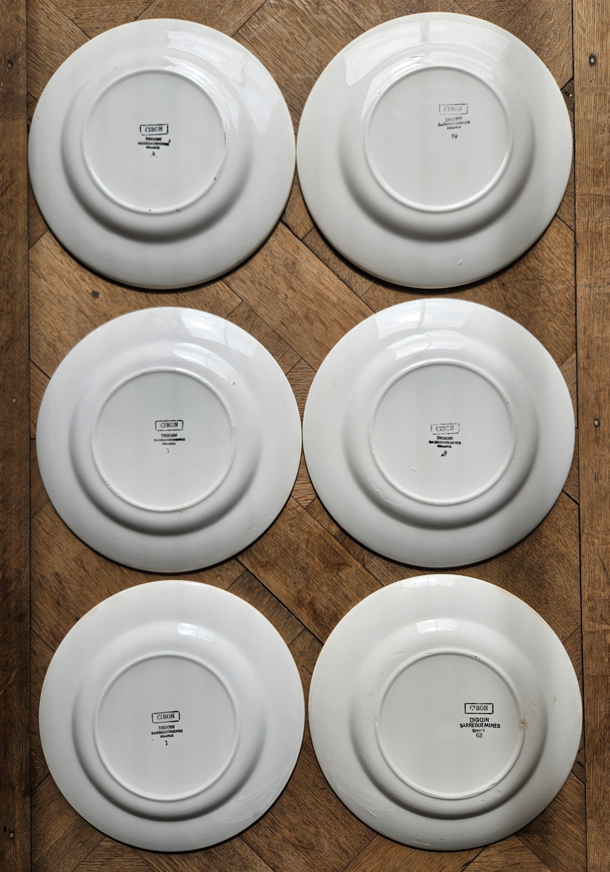 Revers des assiettes plates vintage Digoin, Cibon