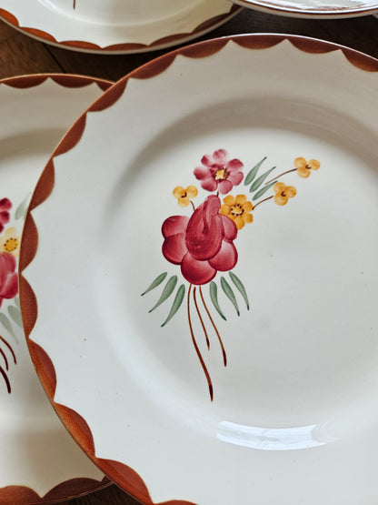 Décir fleuri sur assiettes plates anciennes HBCM, Huguette