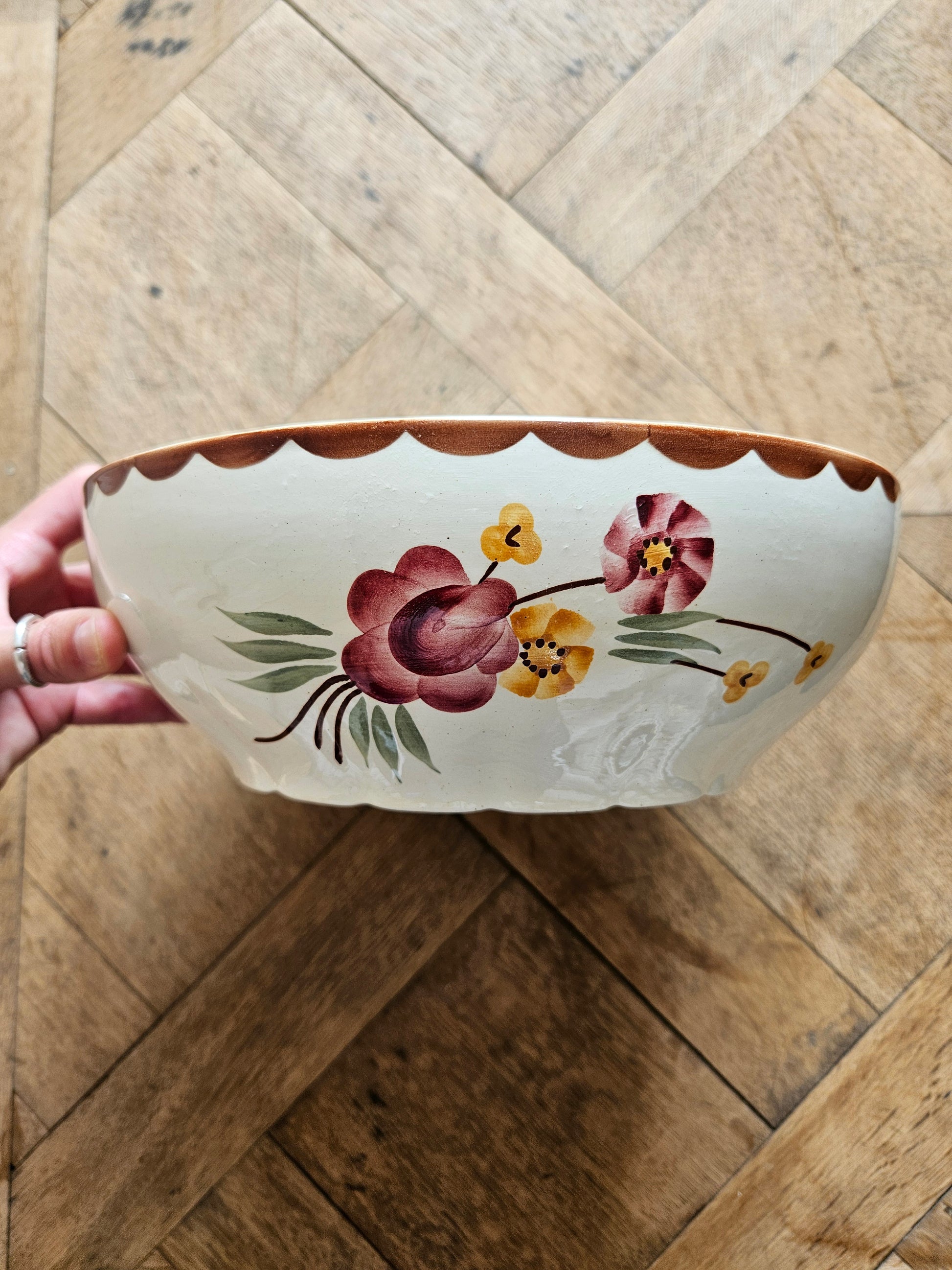 Saladier ancien HBCM Huguette au décor fleuri et tons chauds