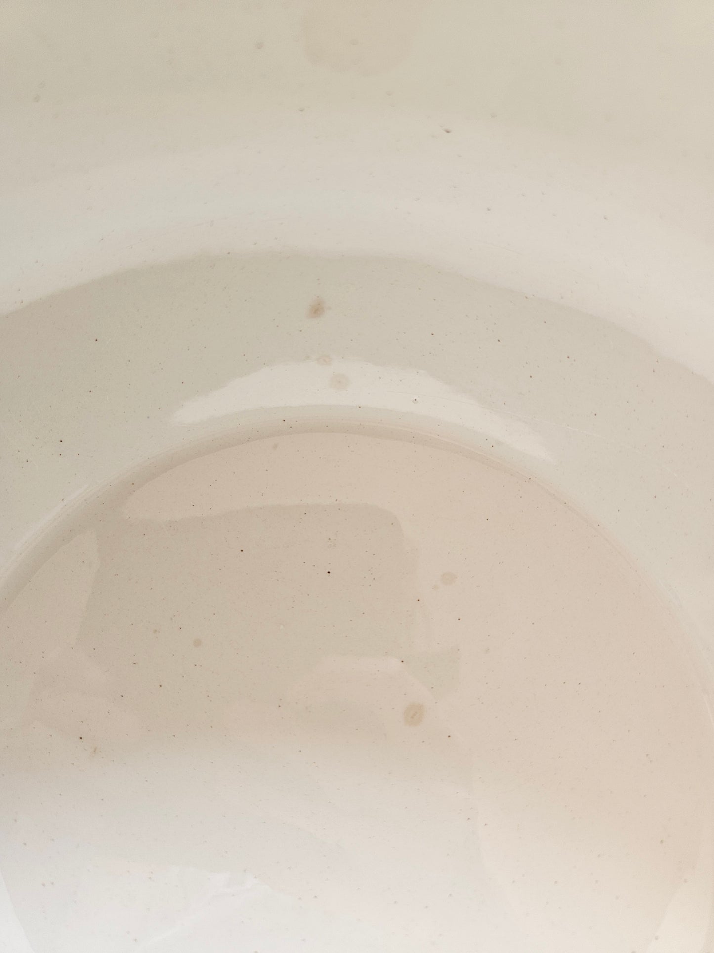 Petites traces d’usage sur saladier vintage HBCM Huguette 