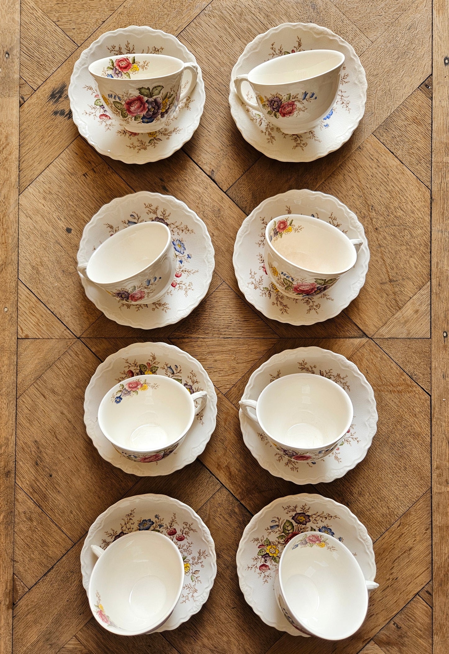 Lot de 8 tasses et sous-tasses vintage Crown Ducal, modèle Wilmslow 