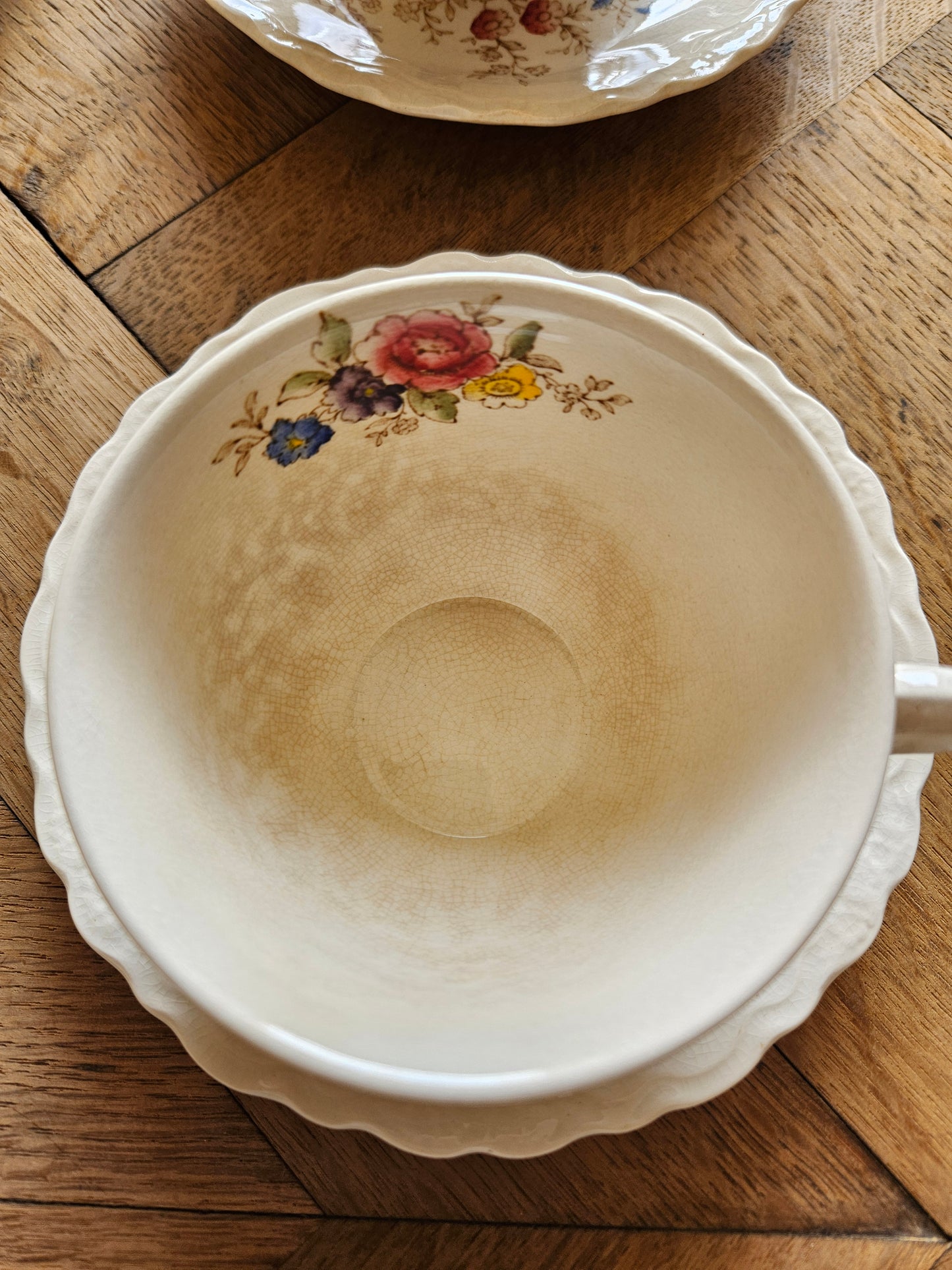 Patine sur tasse vintage Crown Ducal 