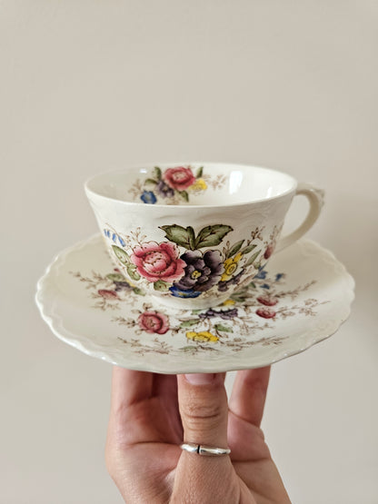 Tasse et sous-tasse anciennes Crown Ducal, Wilmslow