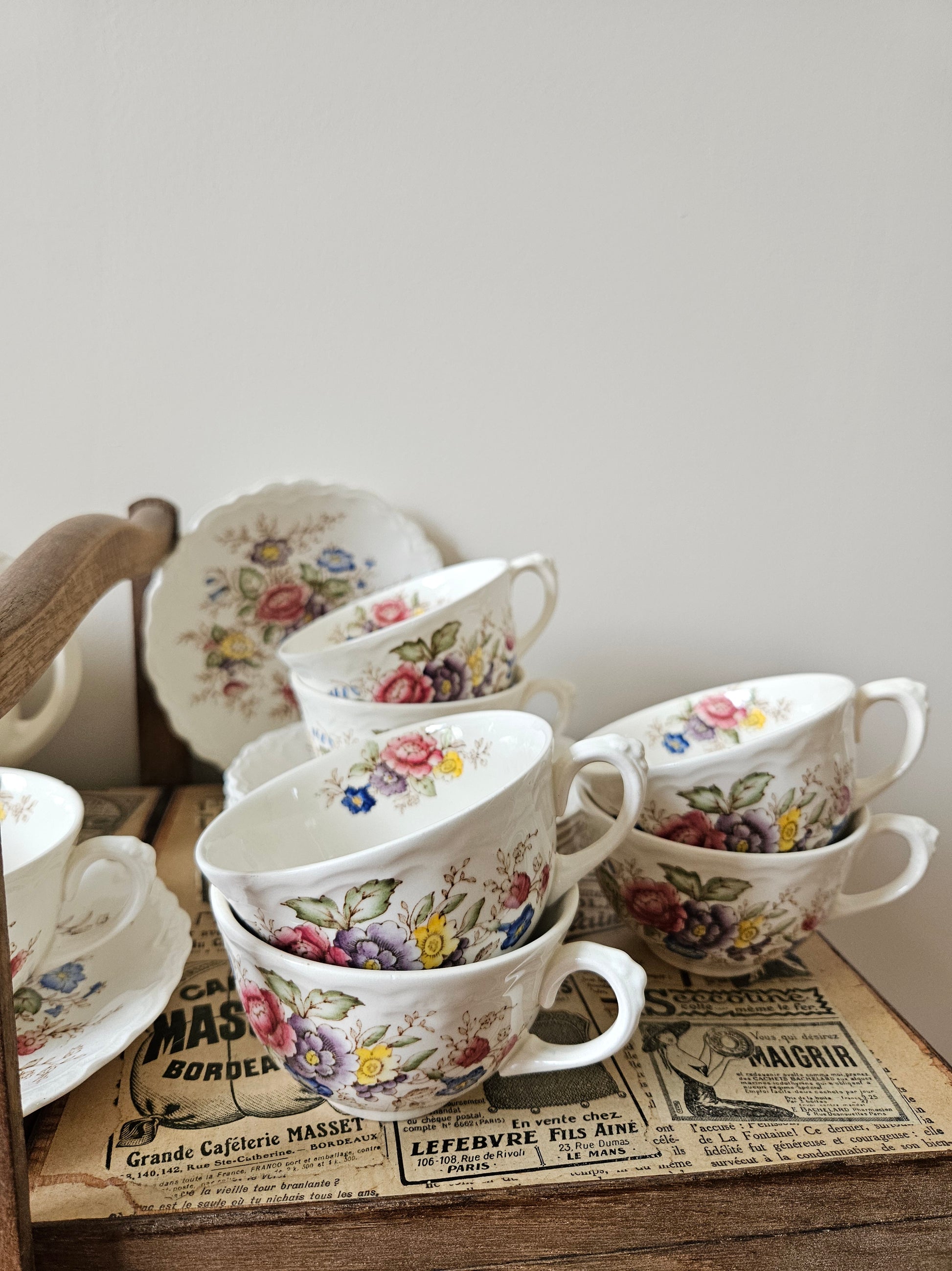 Tasses et sous-tasses vintage Crown Ducal, Wilmslow, décor fleuri shabby chic