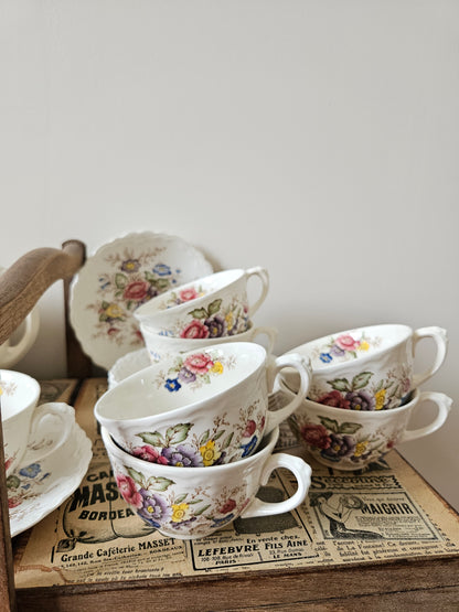 Tasses et sous-tasses vintage Crown Ducal, Wilmslow, décor fleuri shabby chic
