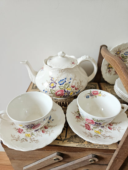 Service à thé vintage Crown Ducal, Wilmslow, made in England, décor fleuri shabby chic