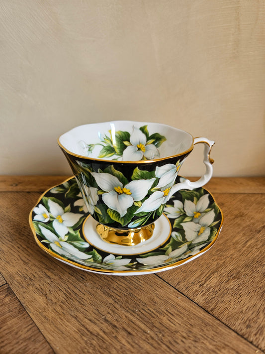Tasse et sous-tasse vintage Royal Albert, Trillium