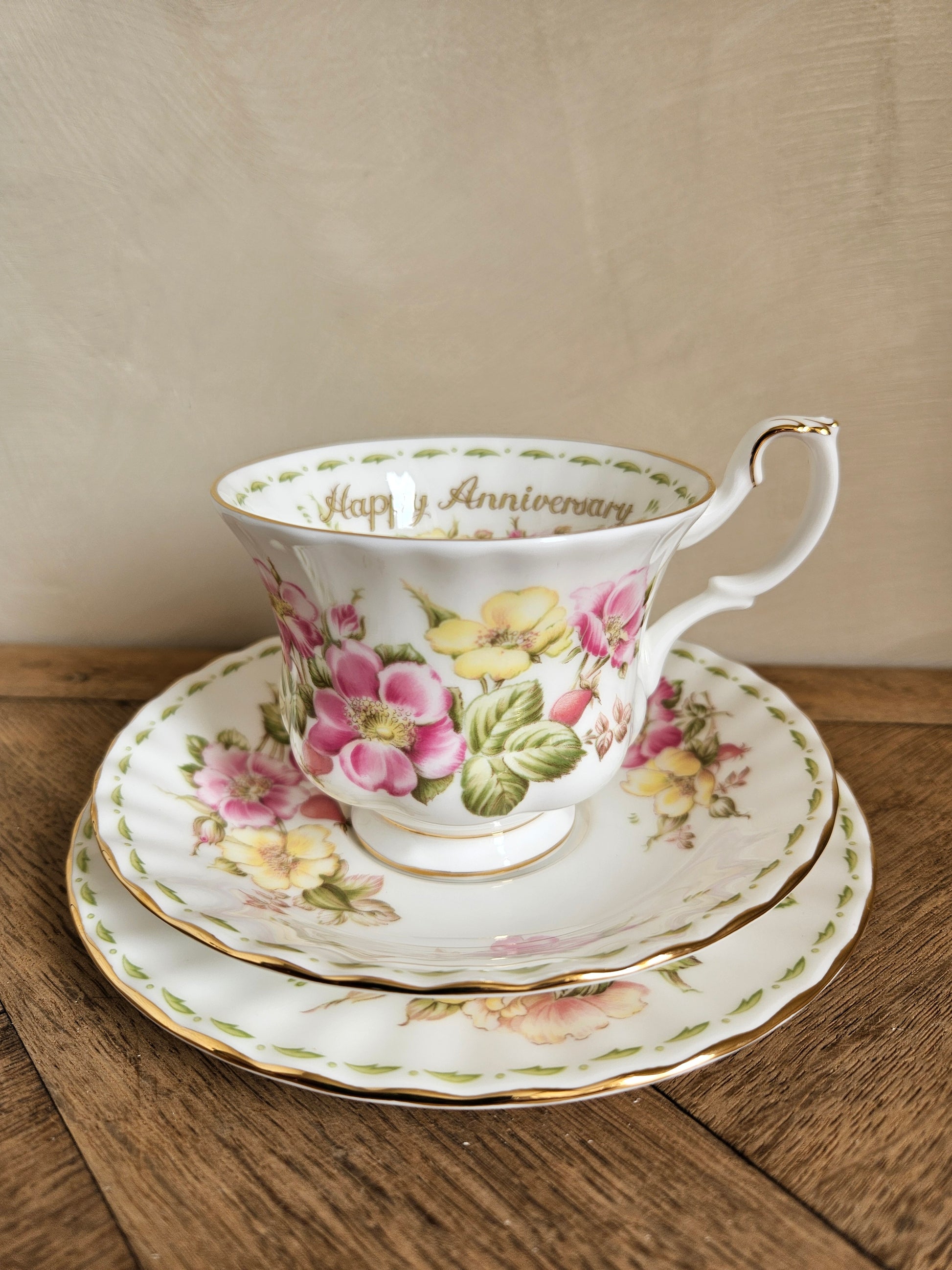 Tasse et sous-tasse Royal Albert, Happy Anniversary 