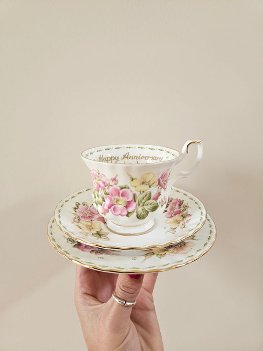 Tasse Royal Albert, Happy Anniversary 