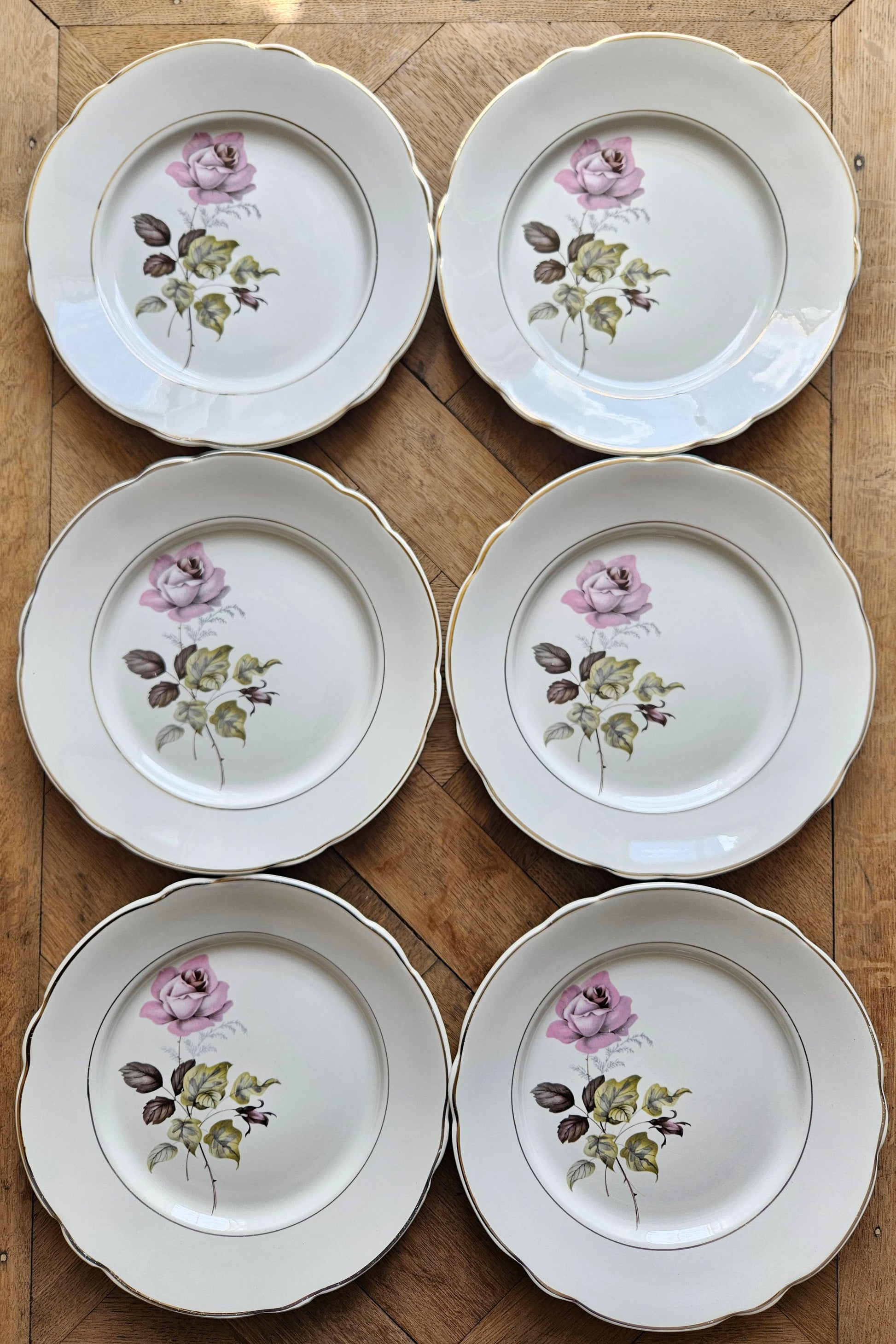 Assiettes plates K&G Lunéville Badonviller, Périgord, décor de rose rose