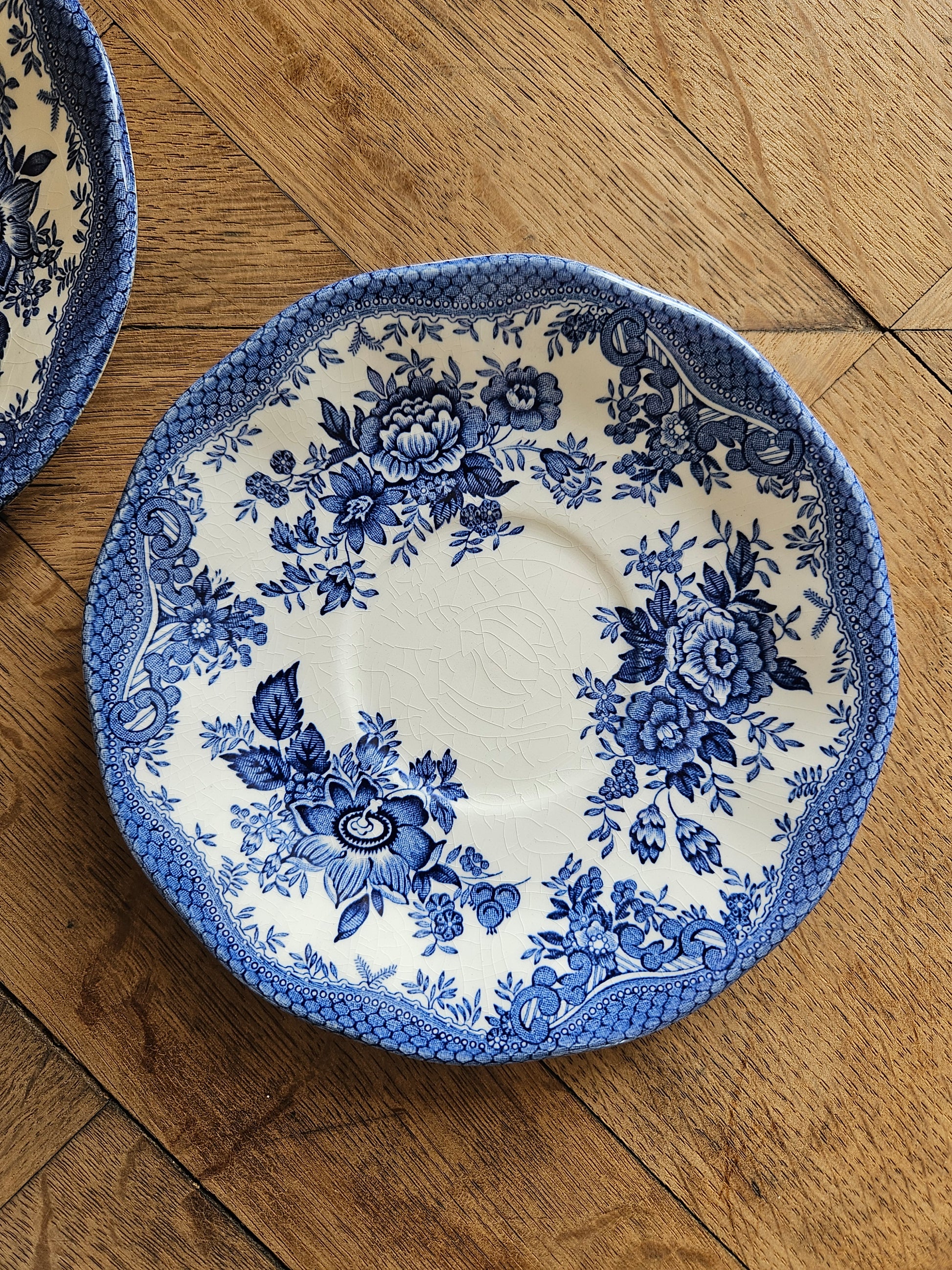 Sous-tasse vintage Wedgwood, Asiatic Pheasants. Décor fleuri bleu. Made in England 