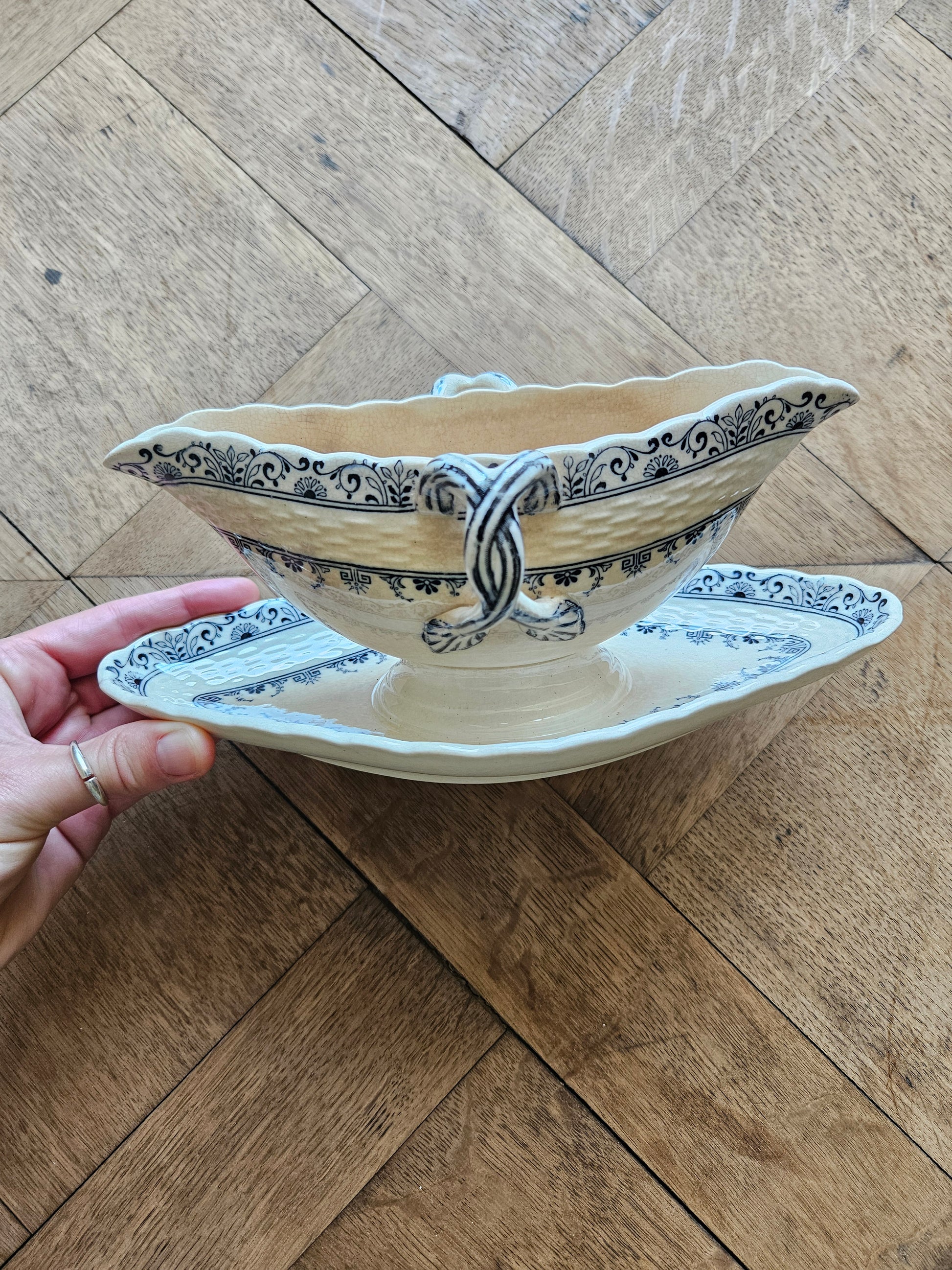 Saucière ancienne Mintons, Kerry. Terre de fer.