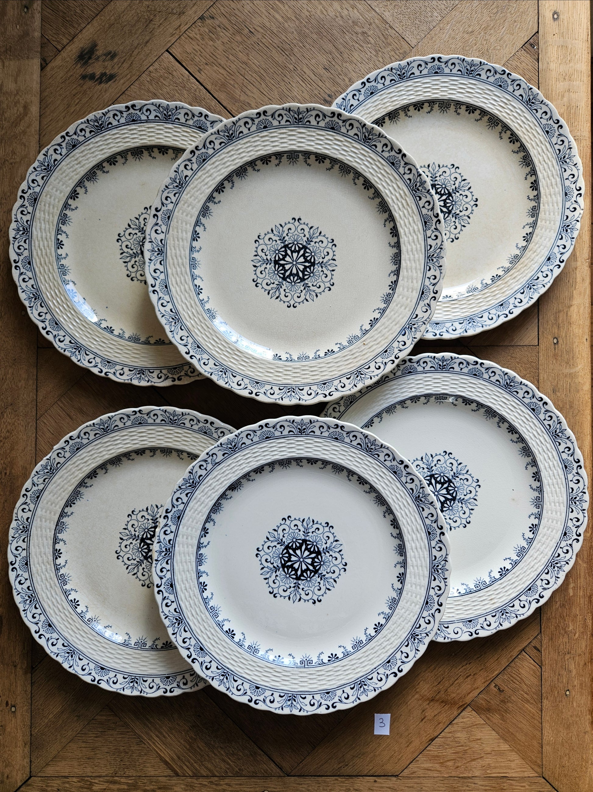 Assiettes plates anciennes Mintons, Kerry. Terre de fer. Patinées. 