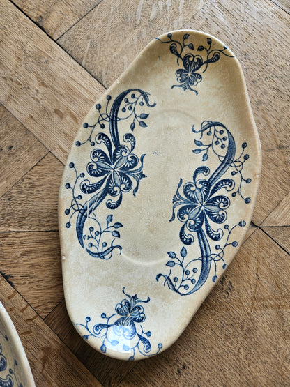 Ravier ancien en terre de fer. Sublime patine. Faïencerie de Lyon 