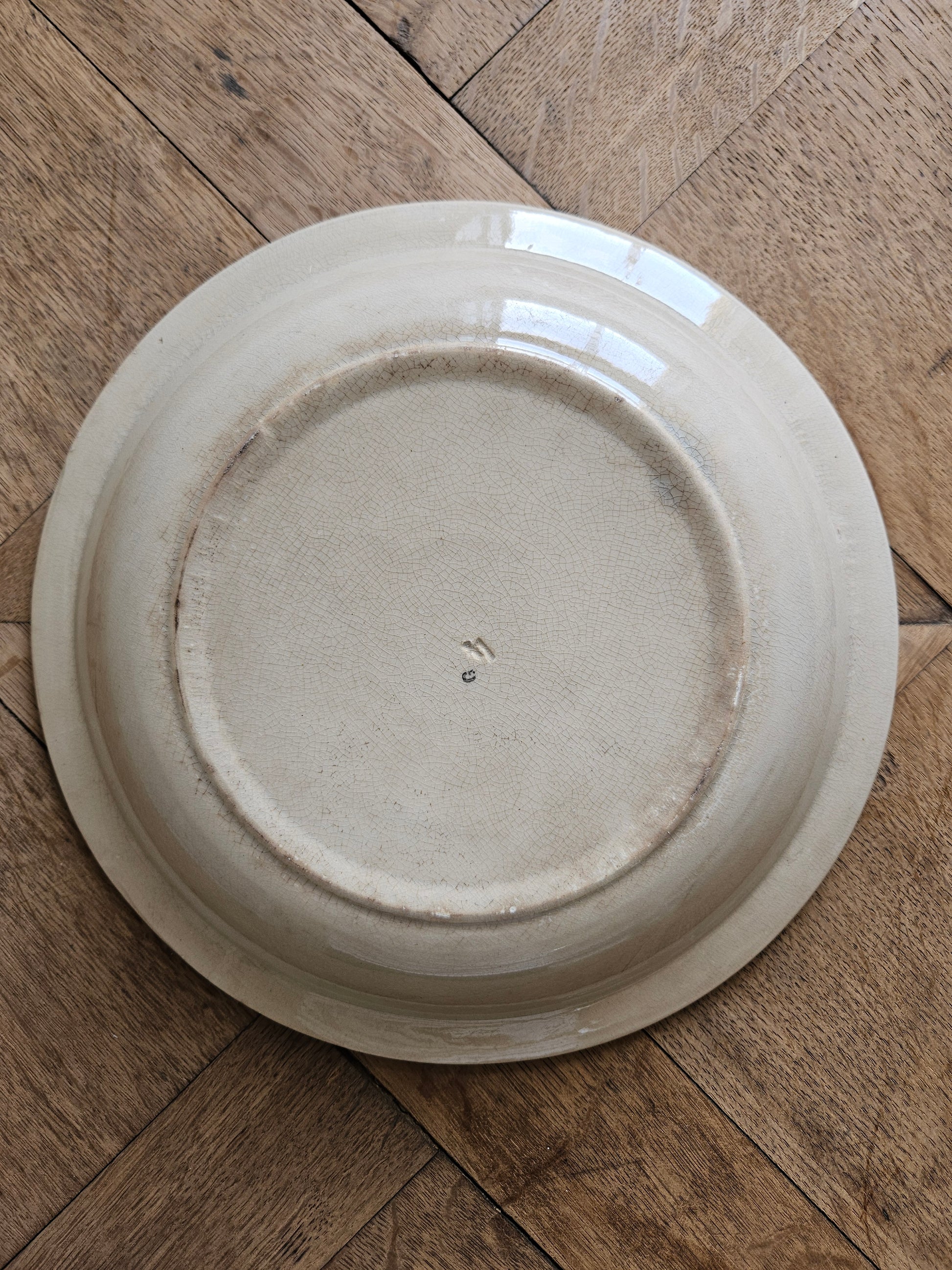 Plat creux ancien Faïencerie de Lyon, Joconde