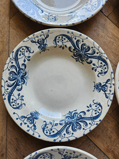 Assiette creuse ancienne patinée de la Faïencerie de Lyon, Joconde