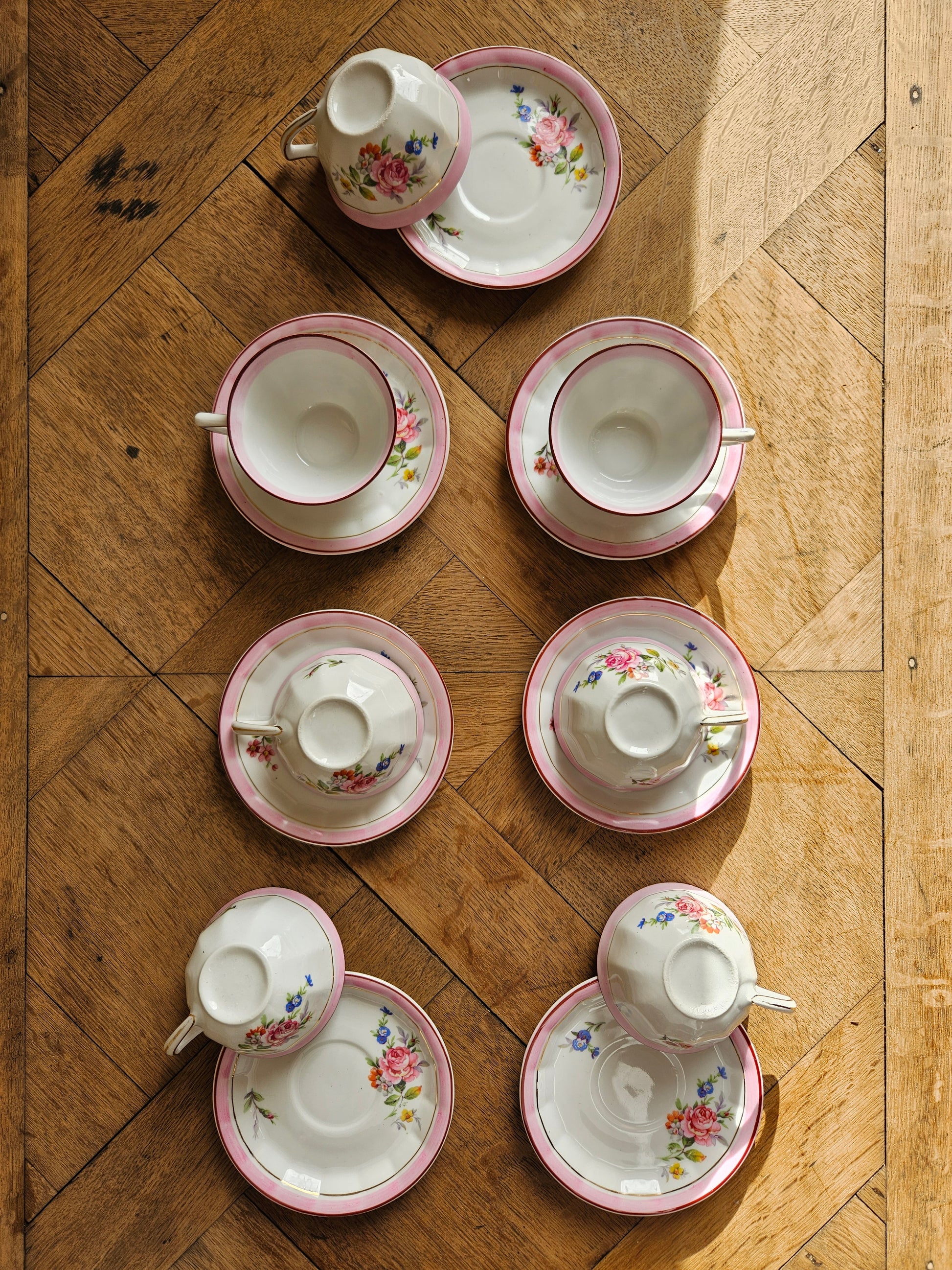 Lot de tasses vintage en porcelaine. 