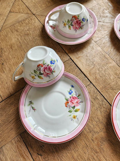 Service à café vintage en porcelaine, rose