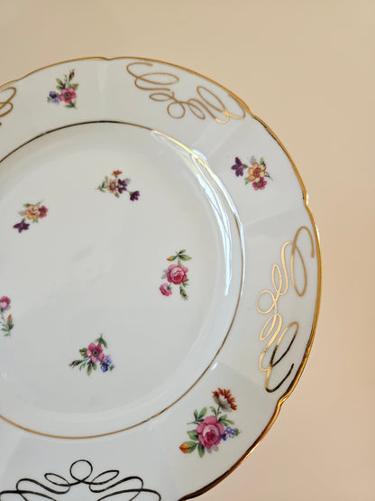 Assiettes à dessert anciennes porcelaine fleurie, Châtres-sur-Cher. Élégant décor doré.
