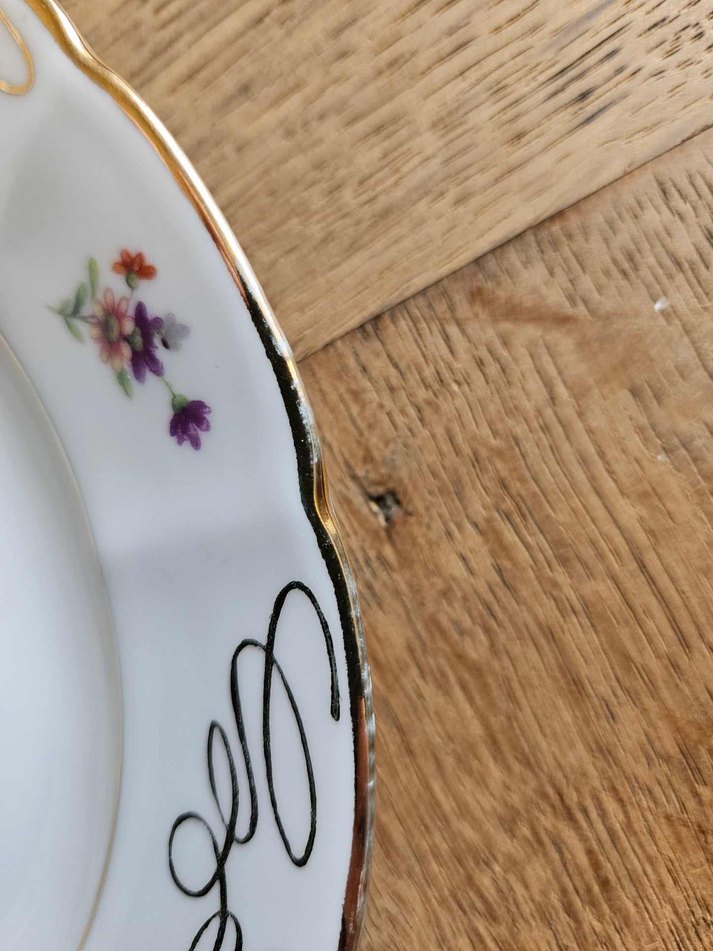 Assiettes à dessert anciennes porcelaine fleurie, Châtres-sur-Cher