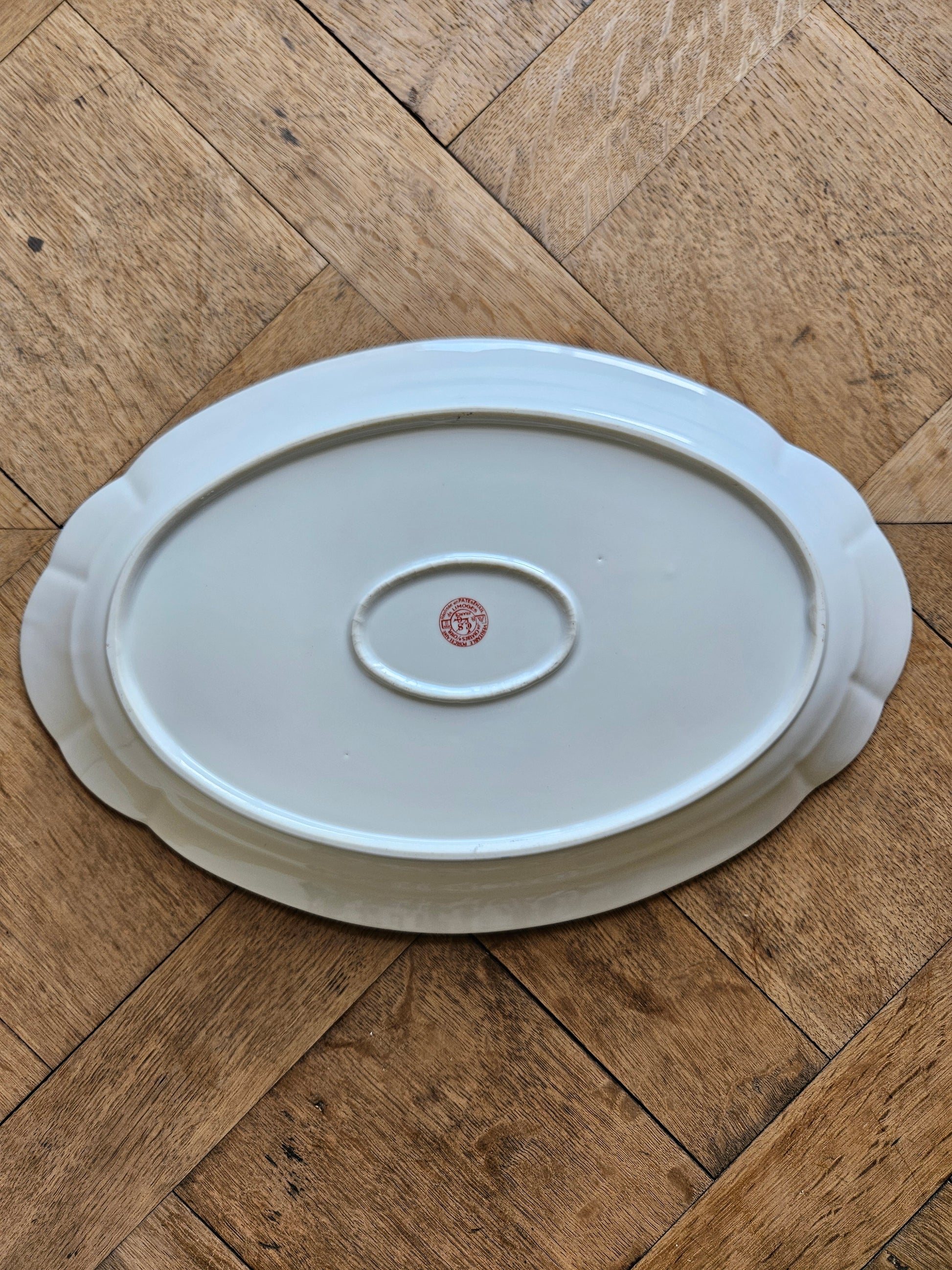 Arrière de plat ancien en porcelaine de Châtres-sur-Cher