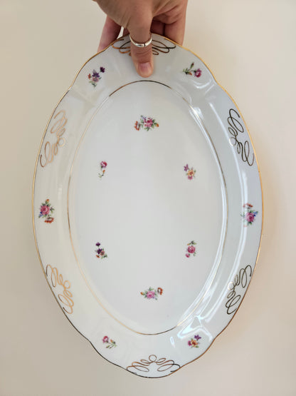 Plat ovale vintage en porcelaine fleurie, Châtres-sur-Cher