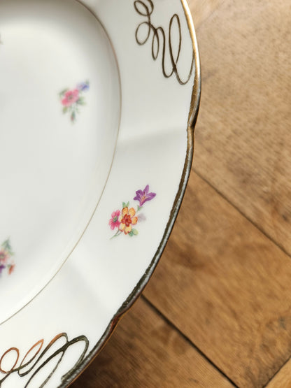 Assiettes plates anciennes porcelaine fleurie, Châtres-sur-Cher
