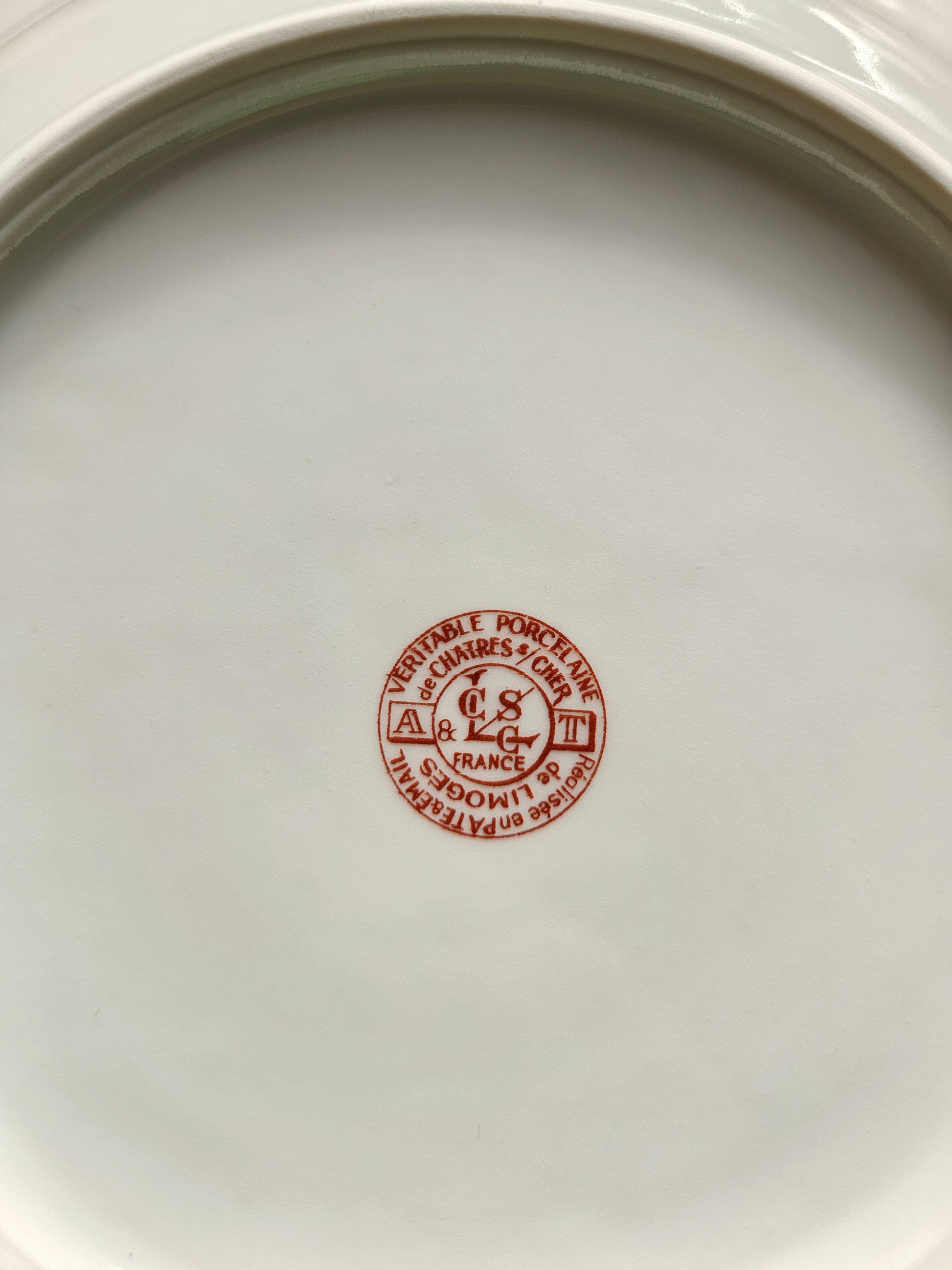 Véritable porcelaine de Châtres-sur-Cher, pâte et émail de Limoges 