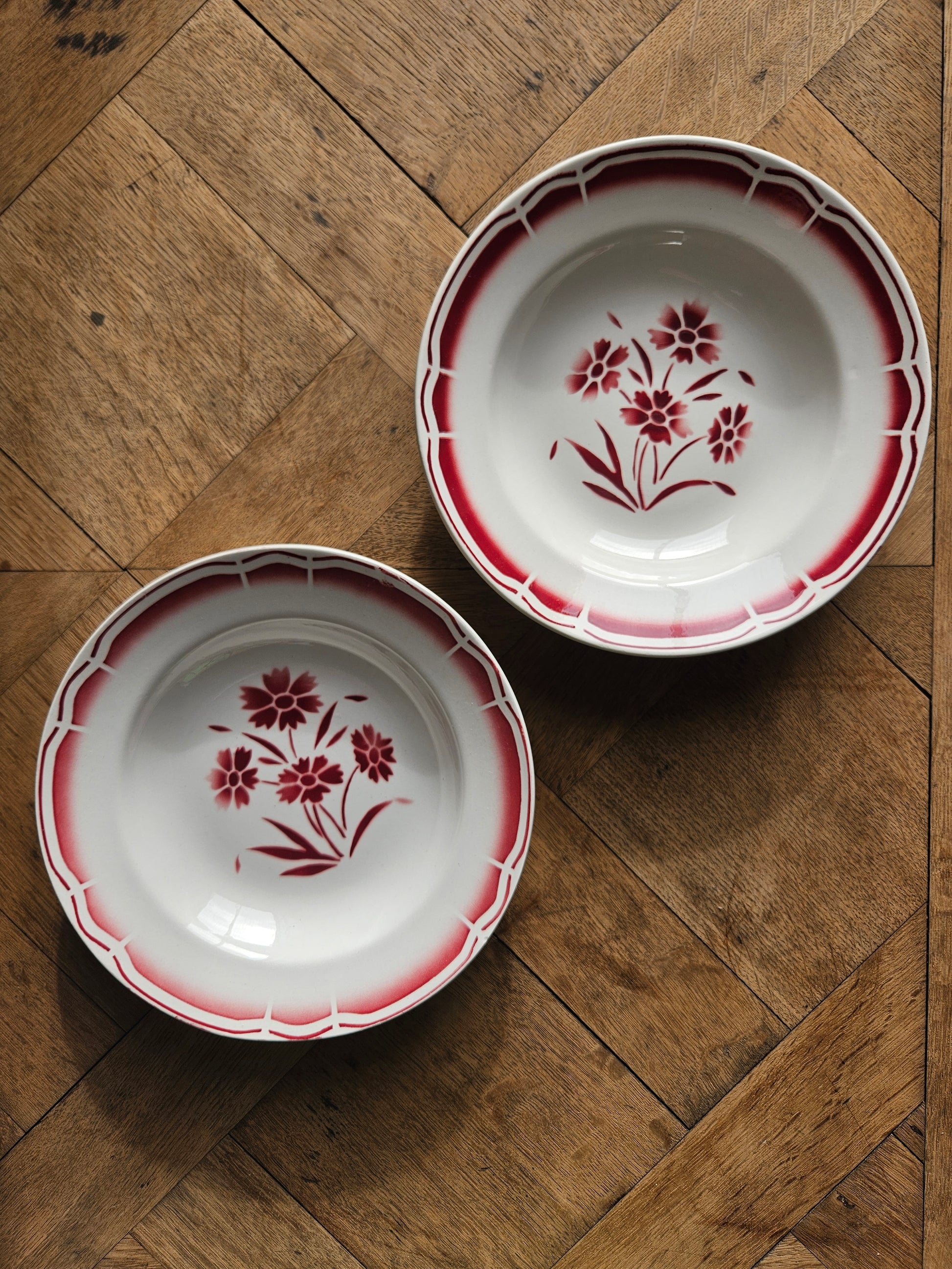 Assiettes creuses rétro Fenal Badonviller rouges