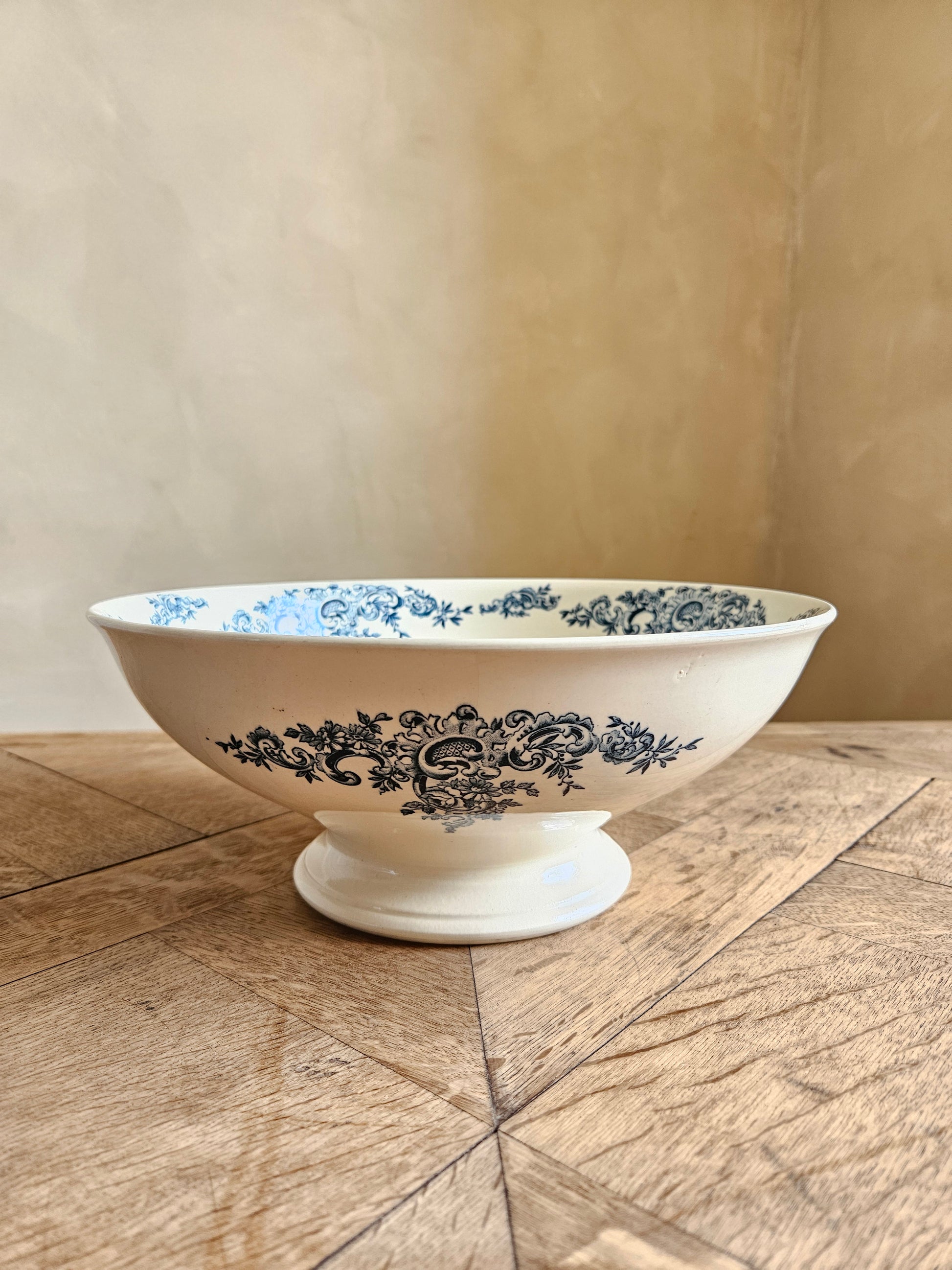 Saladier ancien HB & Cie, Louis XV