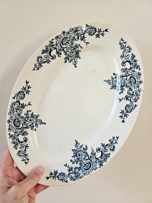 Plat ovale ancien Hippolyte Boulenger & Cie, Louis XV. Terre de fer.