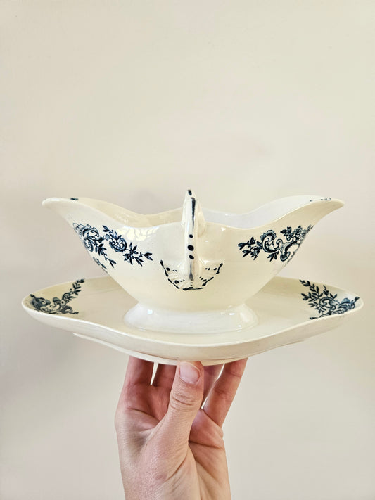Saucière ancienne Hippolyte Boulenger & Cie, Louis XV. Terre de fer.