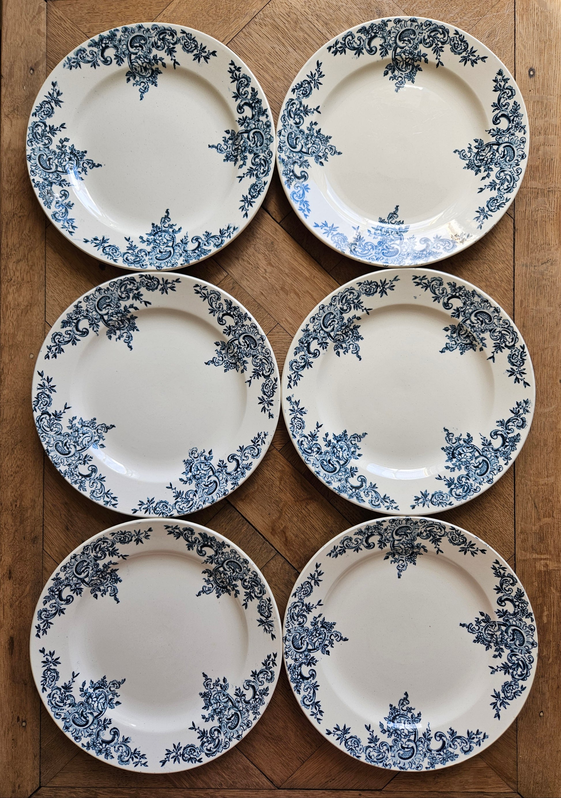 Lot de 6 assiettes plates anciennes HB & Cie, modèle Louis XV. Terre de fer. Choisy-le-Roi 