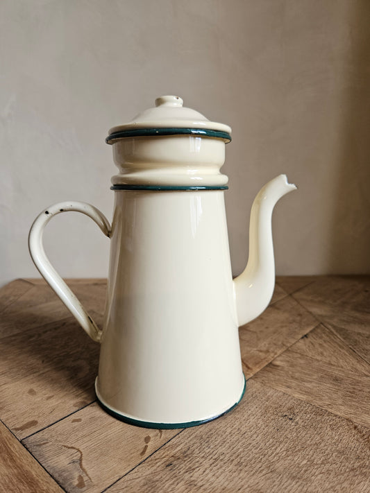 Cafetière vintage en métal émaillé. Jaune et verte.