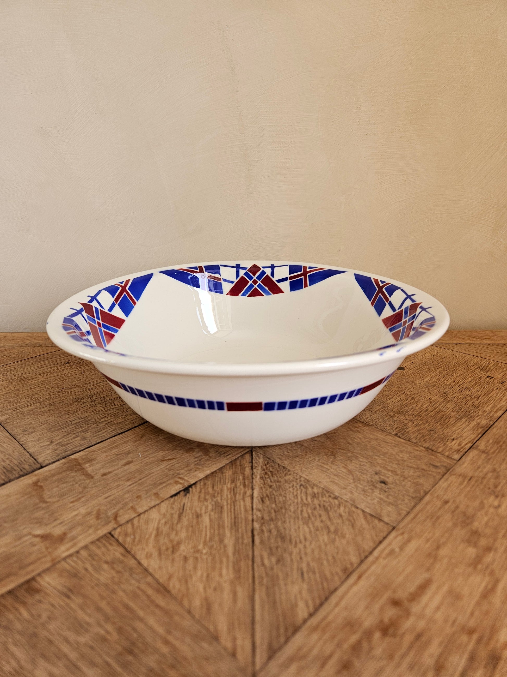 Petit saladier vintage K&G Lunéville, modèle Hossegor V.F. Paris. Décor géométrique bleu et rouge bordeaux.