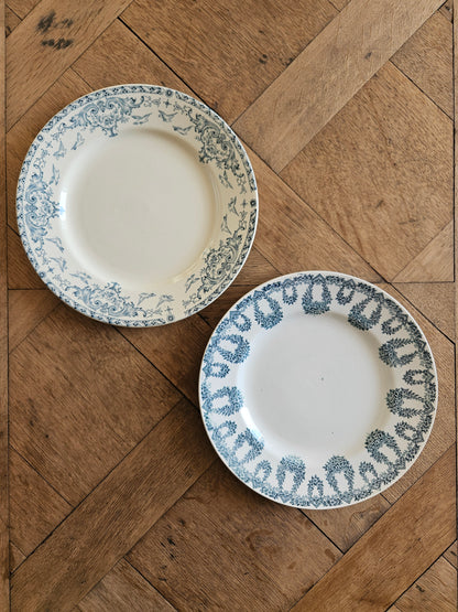 Assiettes anciennes dépareillées en terre de fer