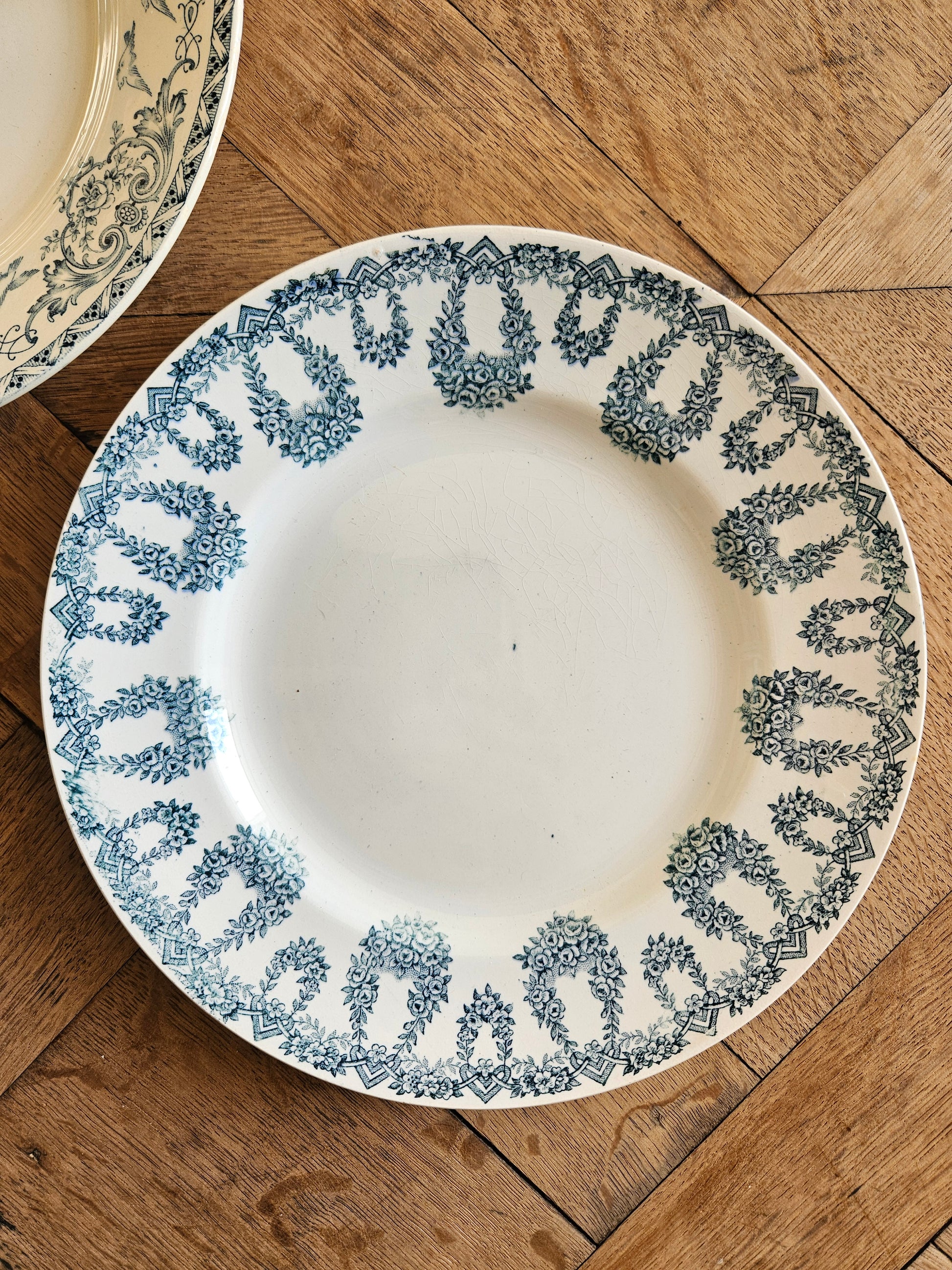 Assiette ancienne St Amand, Colbert