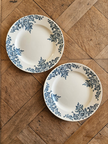 Assiettes anciennes en terre de fer HB & Cie, Louis XV