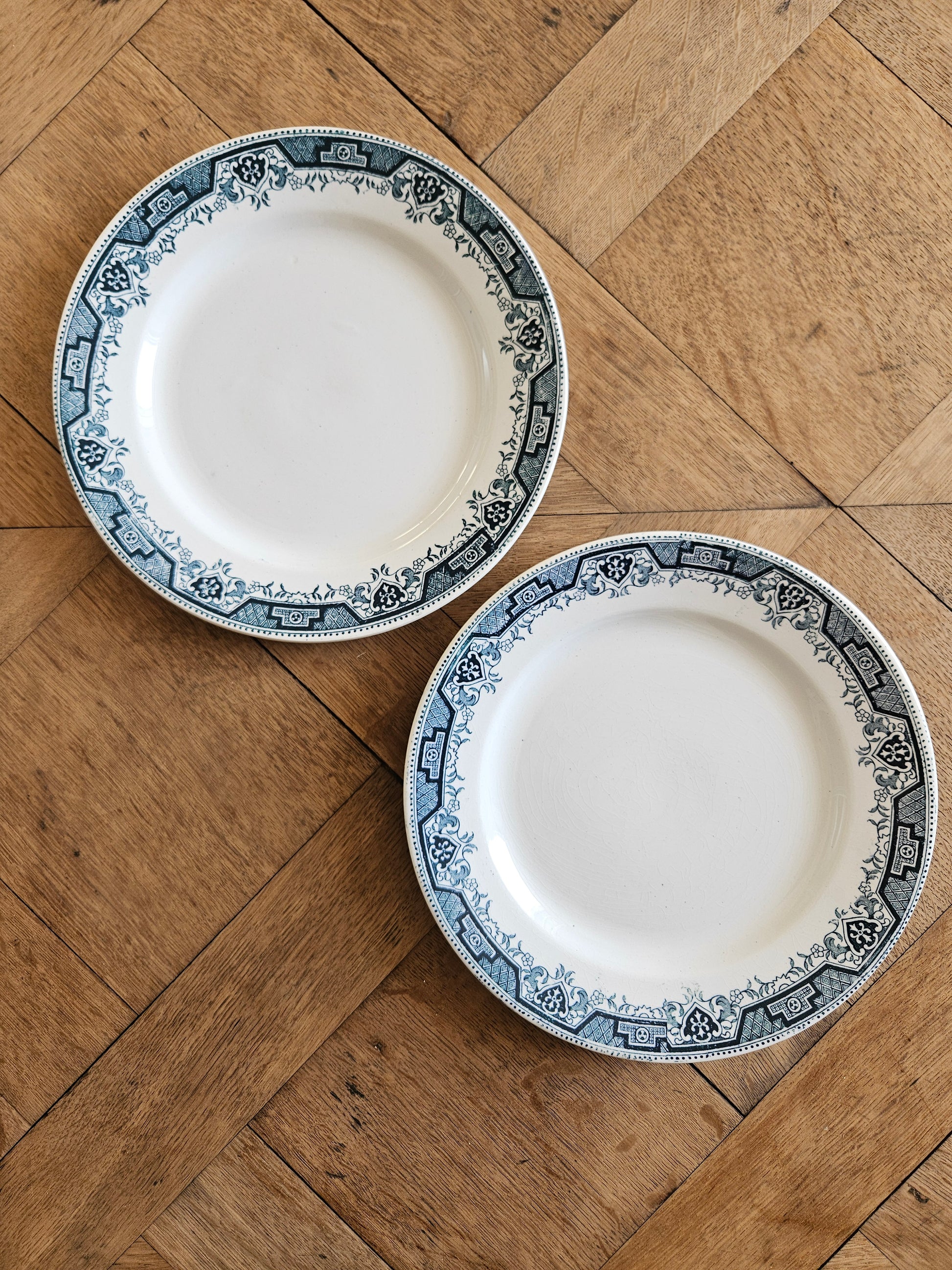 Assiettes anciennes terre de fer. St Amand et Hamage, Maroc