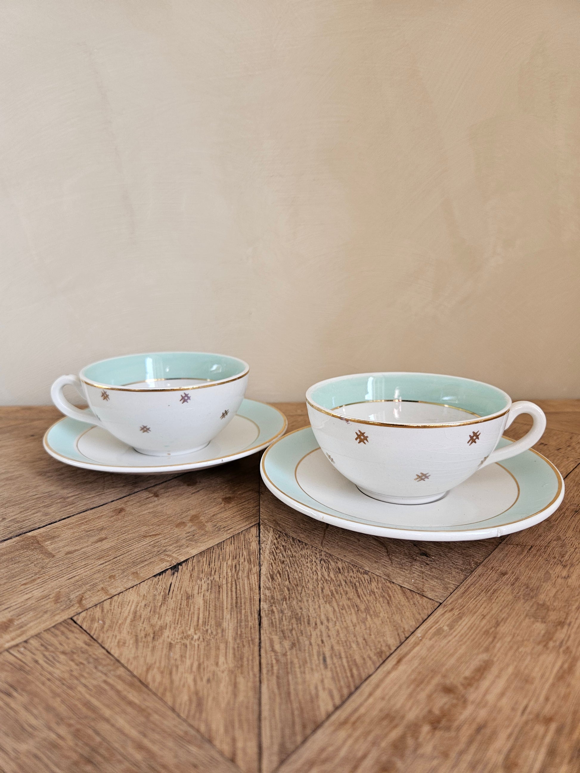 Lot de 2 tasses et sous-tasses vintage K&G Lunéville, décor mint et doré style shabby chic