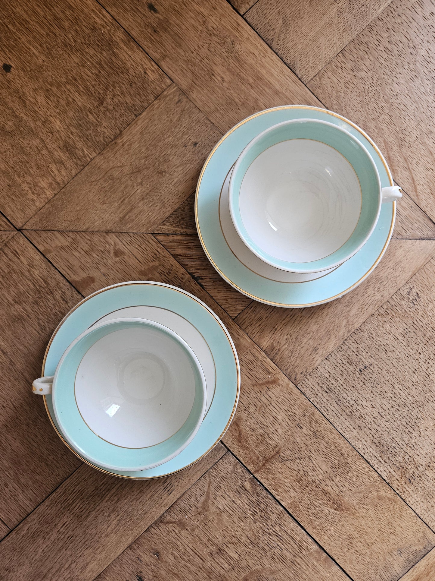Lot de 2 tasses et sous-tasses K&G Lunéville, décor mint et doré style shabby chic