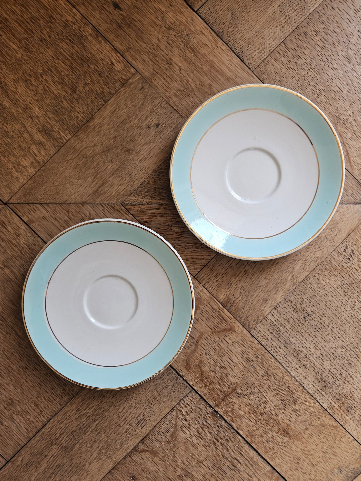 2 sous-tasses K&G Lunéville, décor mint et doré style shabby chic