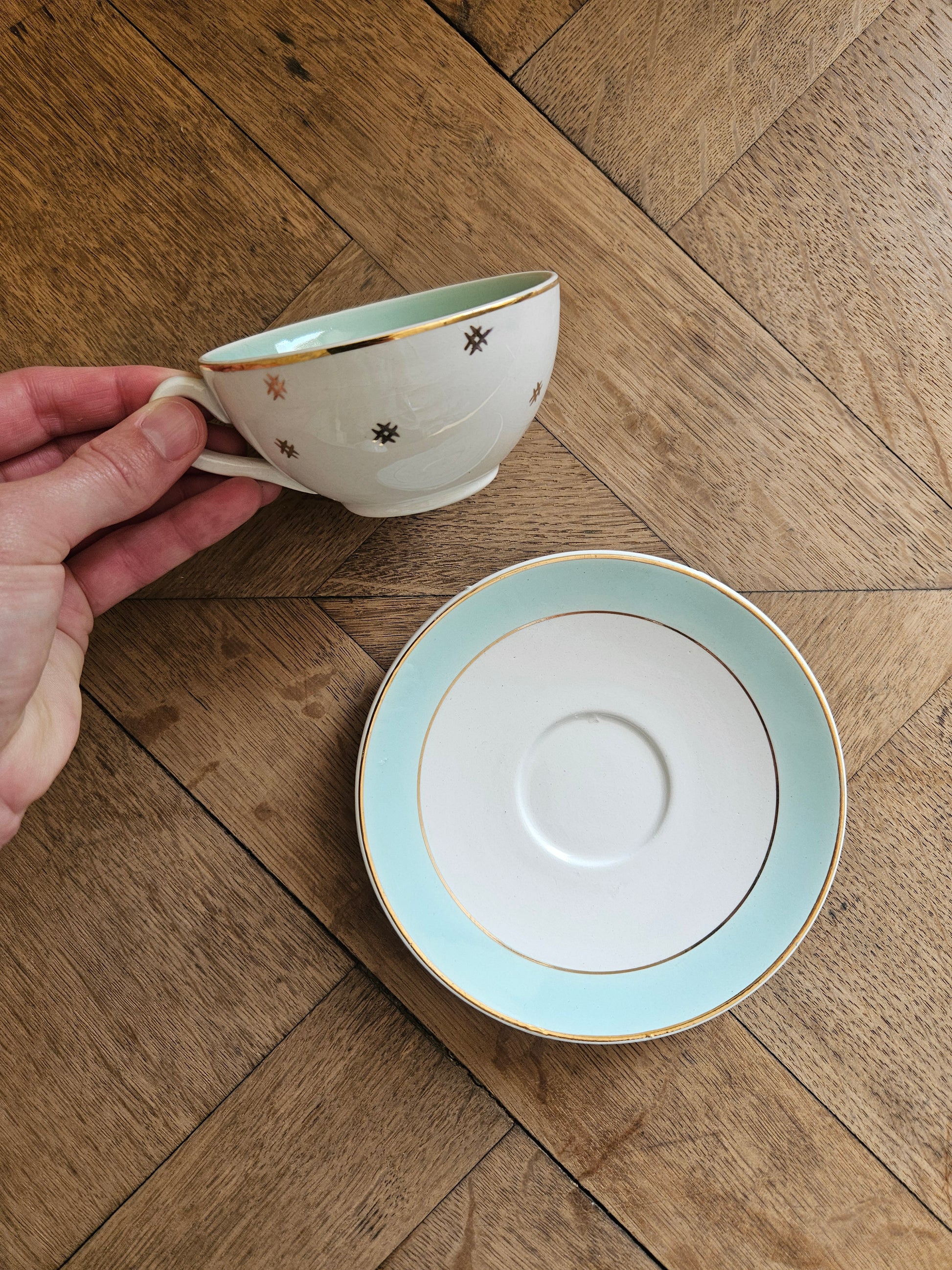 Tasse et sous-tasse vintage K&G Lunéville, décor mint et doré style shabby chic