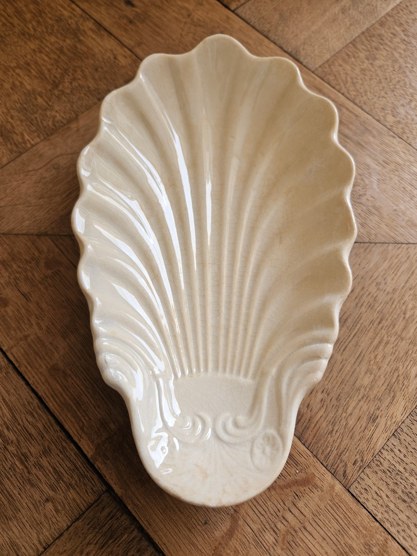 Ravier coquille ancien Creil et Montereau à la charmante patine