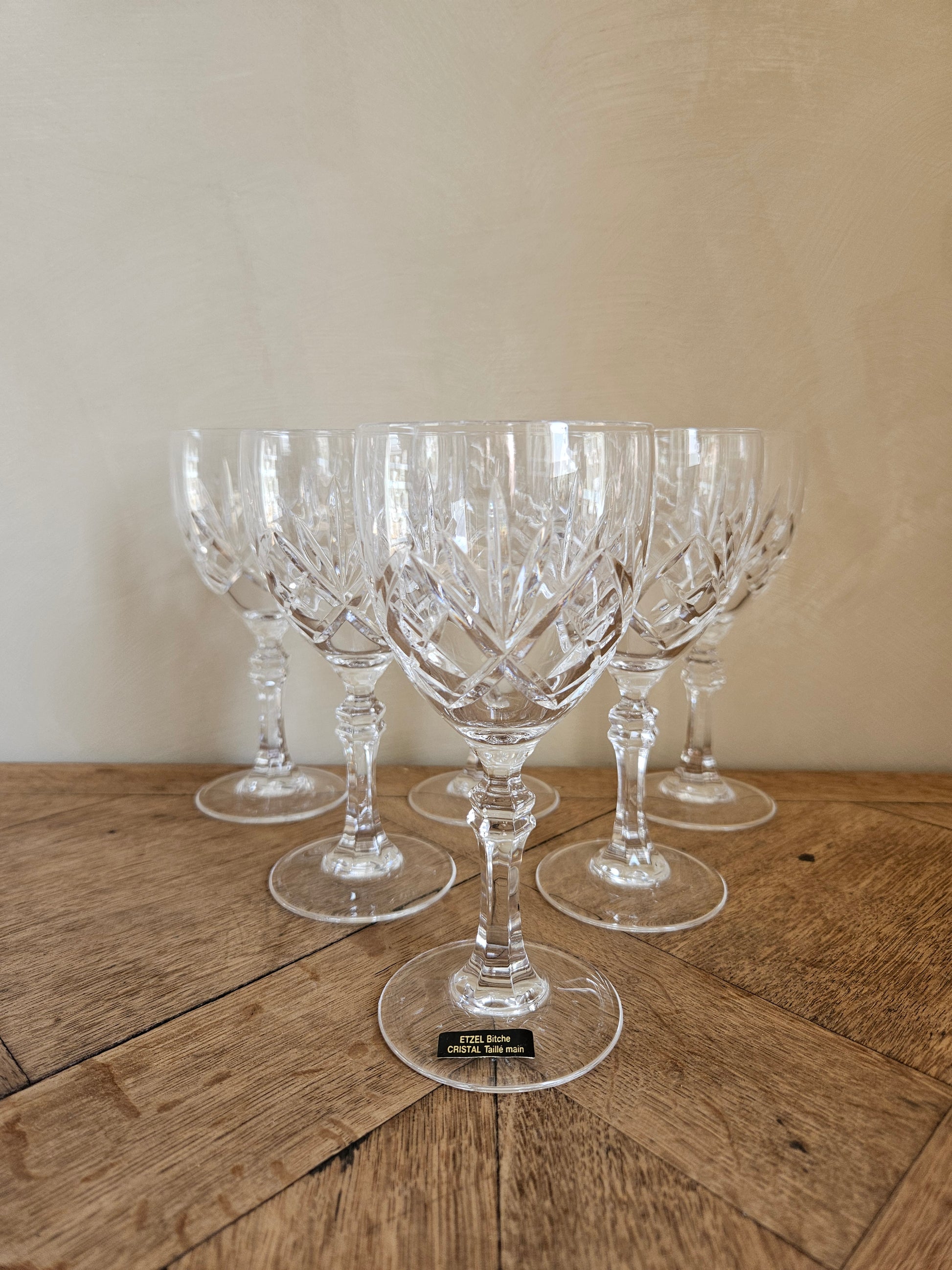 Lot de 6 verres à vin vintage en cristal de Lorraine. Etzel. Taillés main.