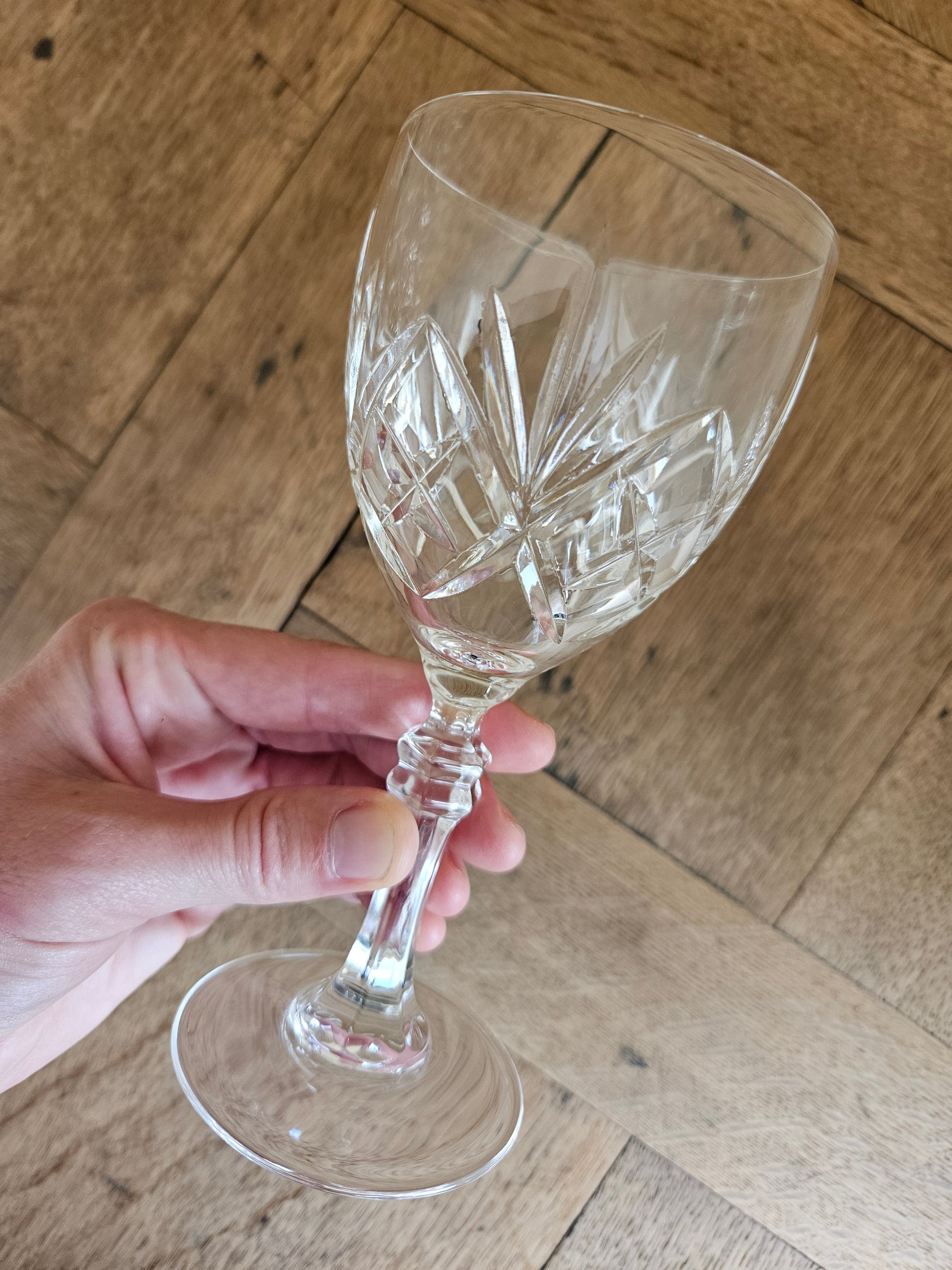 Lot de 6 verres à vin vintage en cristal de Lorraine. Etzel. Taillés main.