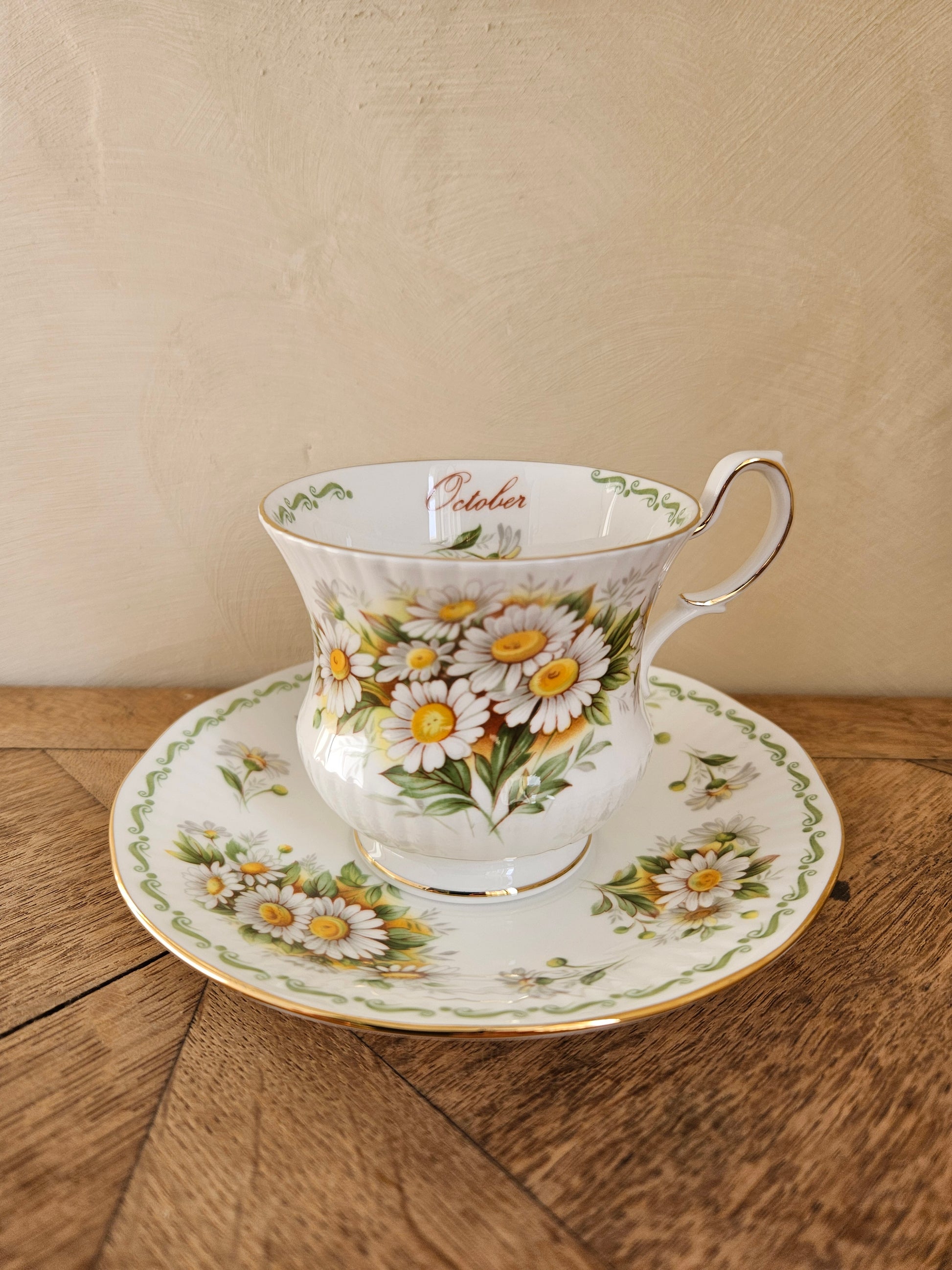 Tasse Queen’s October. Fine bone china. Made in England.