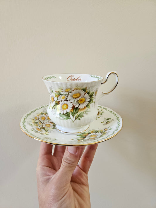 Tasse Queen’s October. Fine bone china. Made in England.