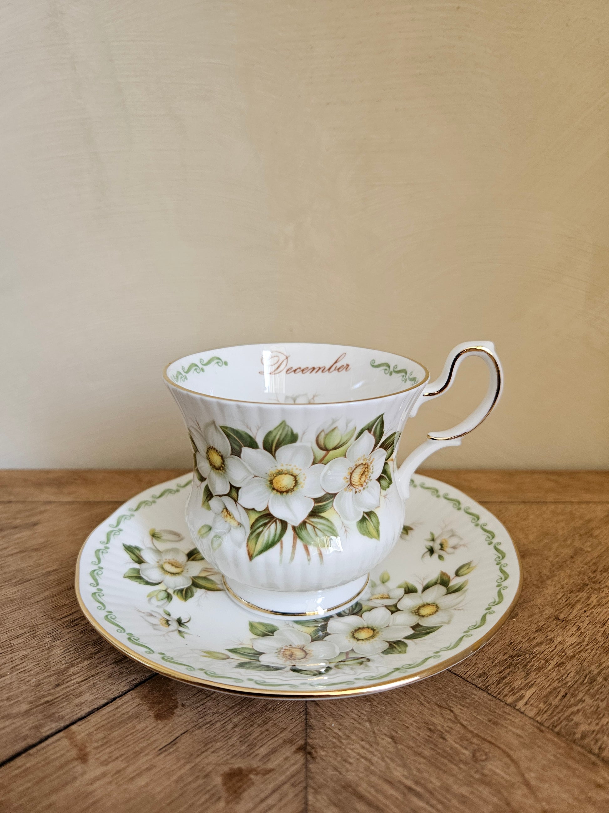 Tasse Queen’s, December. Christmas Rose.